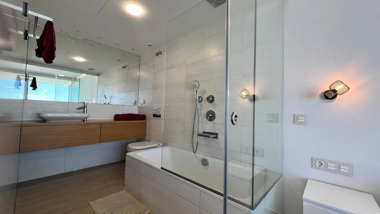 Med1 2Bedroom Seaview Higueron شقة مالقة