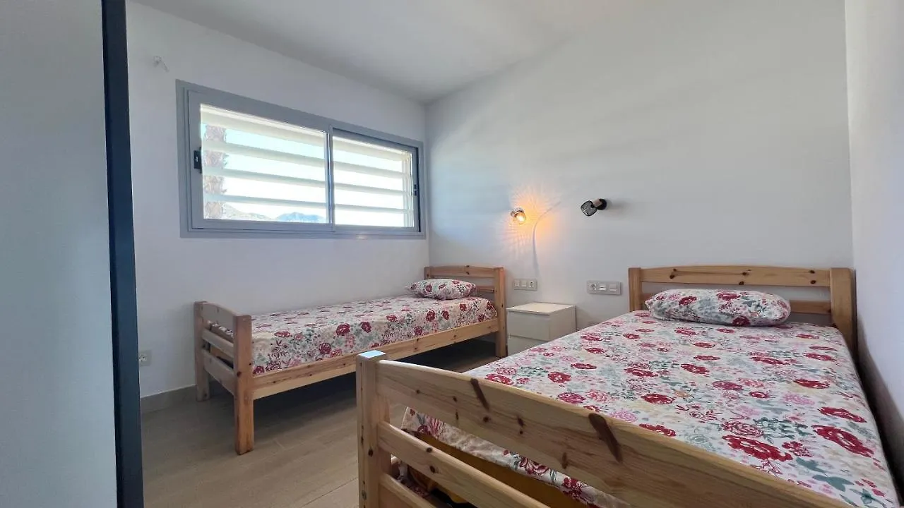 Med1 2Bedroom Seaview Higueron 0*, مالقة